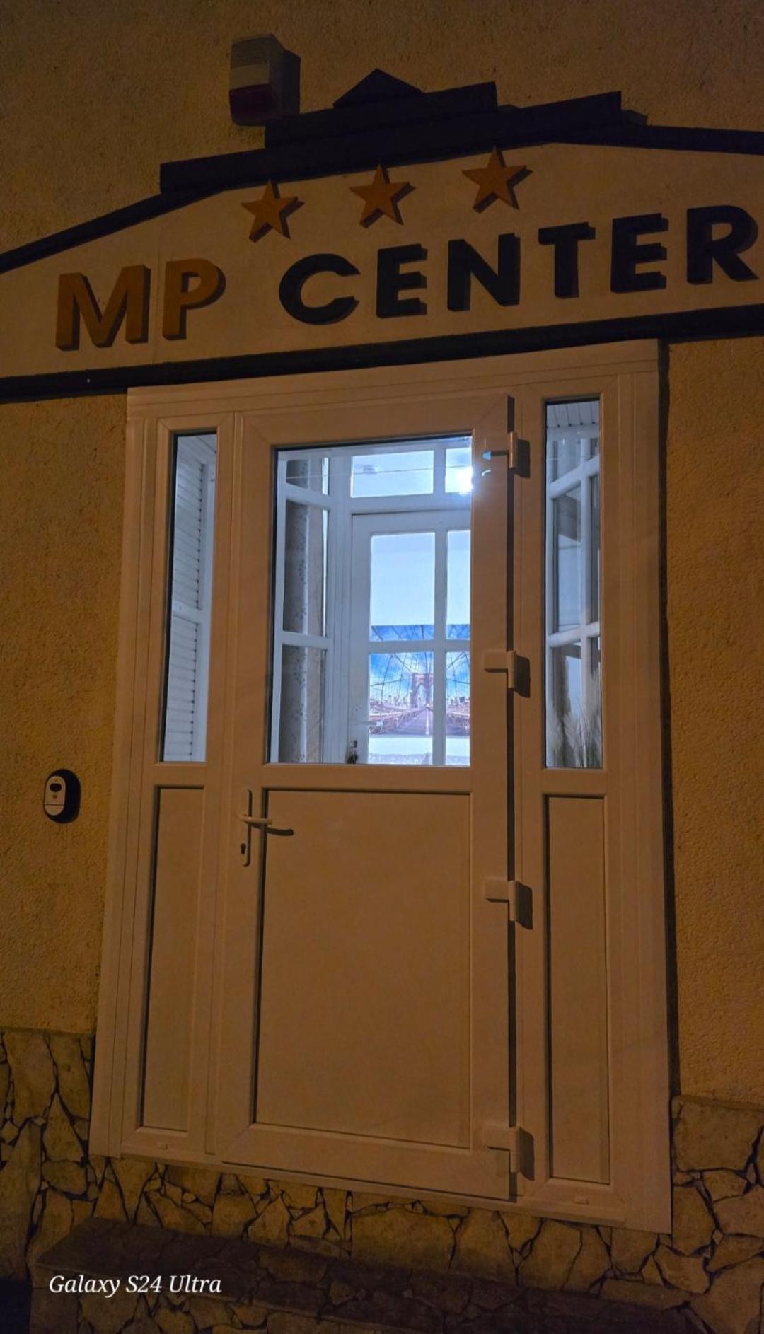 מישקולץ Mp Center Maganszallas מראה חיצוני תמונה